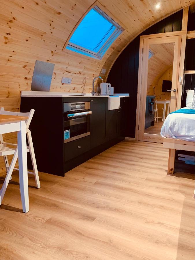 Thistle Pod Farm Stay With Hottub Sleeps 2 Galston  Εξωτερικό φωτογραφία
